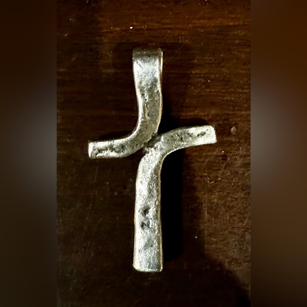 Silver Cross men’s necklace pendant